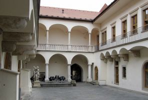 Двор дома панов из Кунштата