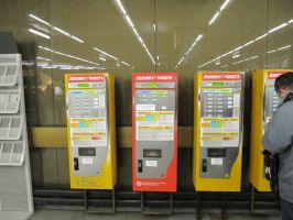 Билетные автоматы в метро Праги
